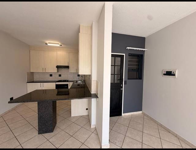 3 BEDROOM PROPERTY TO RENT IN MENLO PARK